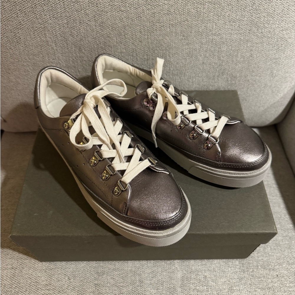 ALLSAINTS Pewter Leather Sneakers – Women’s 9 – NWT